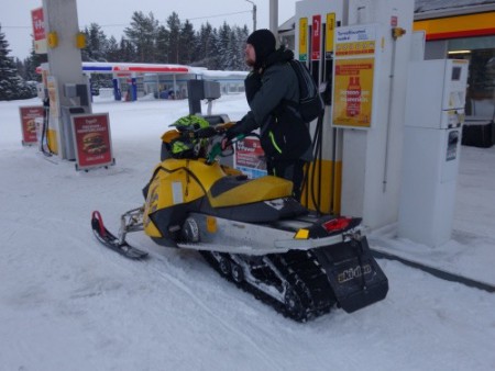 187 Snow moble need Shell V power fuel